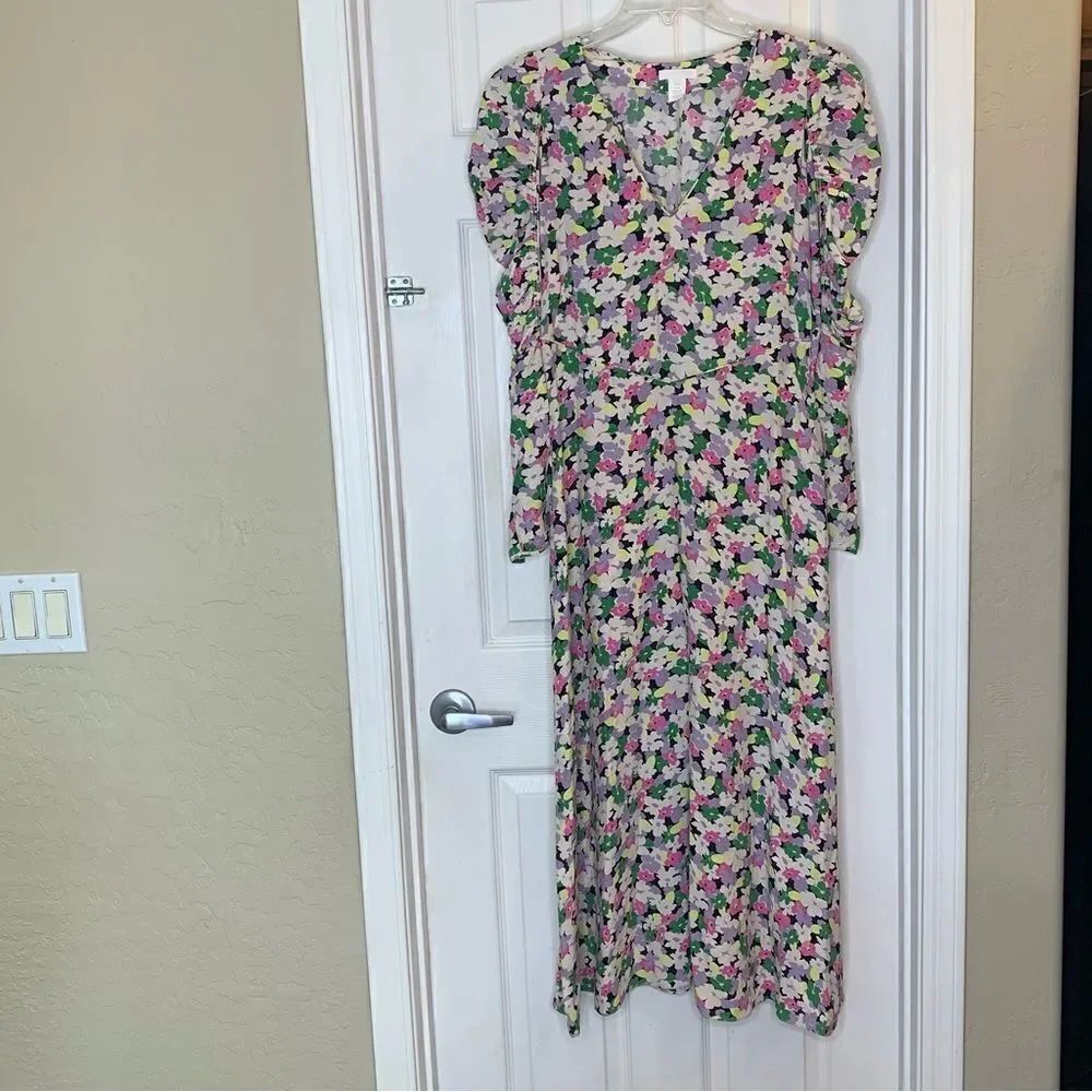 H&M Conscious Floral Print Lyocell-blend dress Size Medium